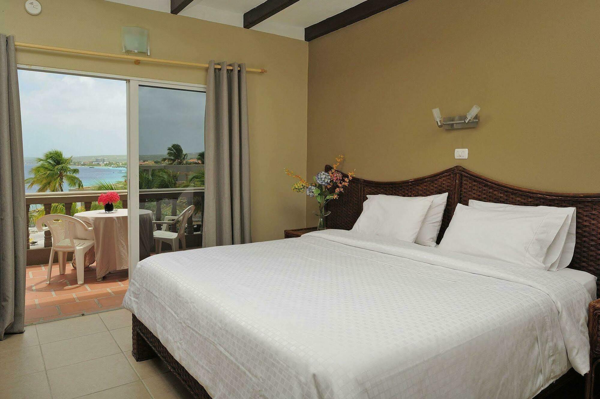 Eden Beach Resort - Bonaire クラレンダイク エクステリア 写真